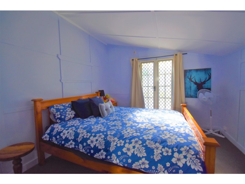 21 Gympie Road, Tin Can Bay QLD 4580