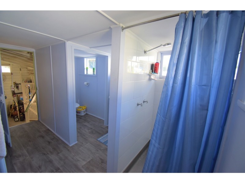 21 Gympie Road, Tin Can Bay QLD 4580