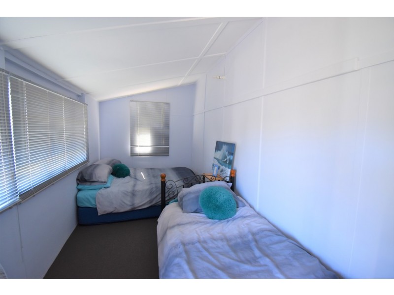 21 Gympie Road, Tin Can Bay QLD 4580