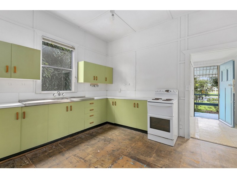 19 Gympie Road, Tin Can Bay QLD 4580