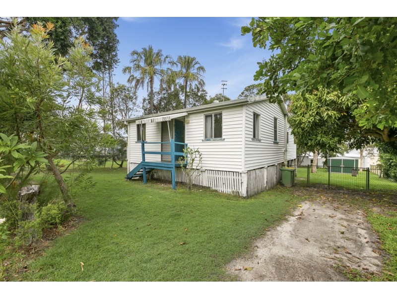 19 Gympie Road, Tin Can Bay QLD 4580