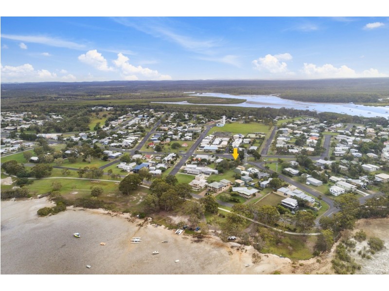 19 Gympie Road, Tin Can Bay QLD 4580