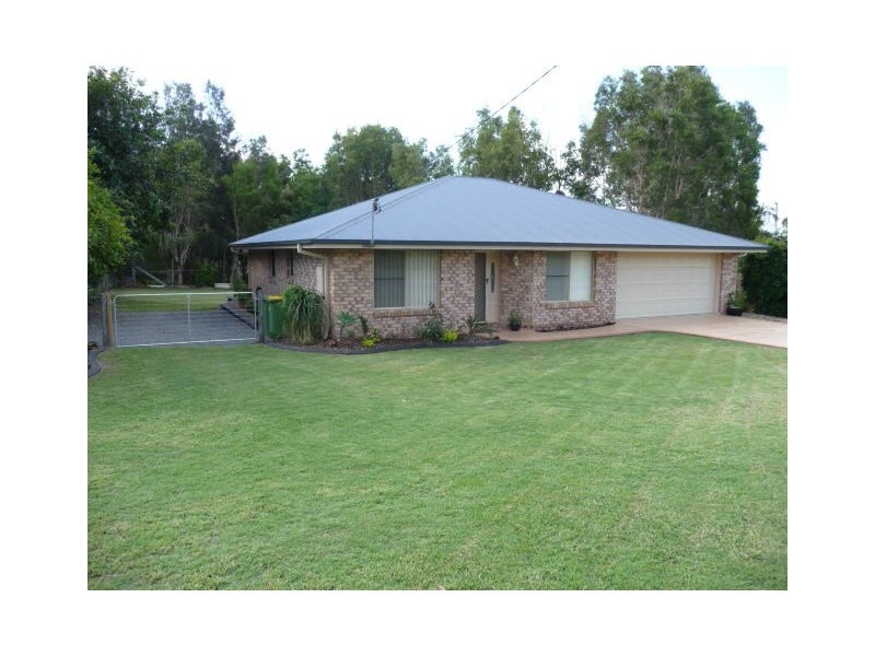 13 Beagle Ave, Cooloola Cove QLD 4580
