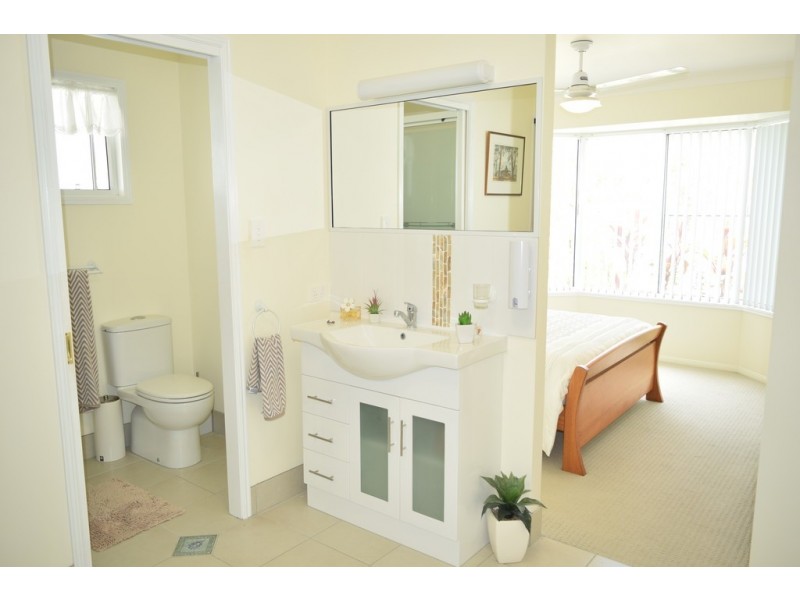 139 Gympie Road, Tin Can Bay QLD 4580