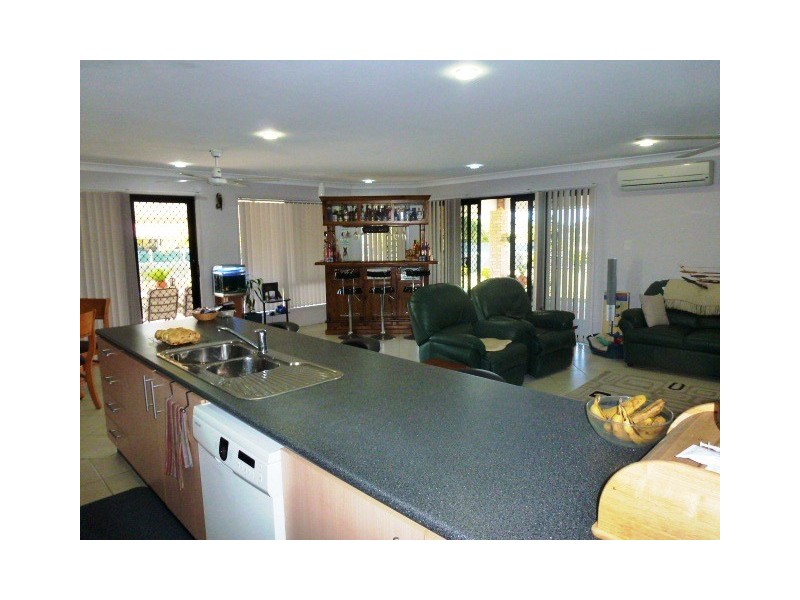 30 Dreadnought Avenue, Cooloola Cove QLD 4580