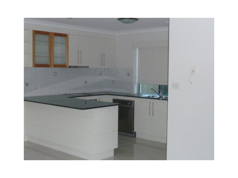 Unit 3 / 26 Esplanade, Tin Can Bay QLD 4580