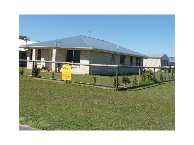 24 Canberra Avenue, Cooloola Cove QLD 4580