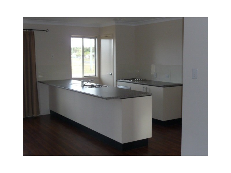 24 Canberra Avenue, Cooloola Cove QLD 4580