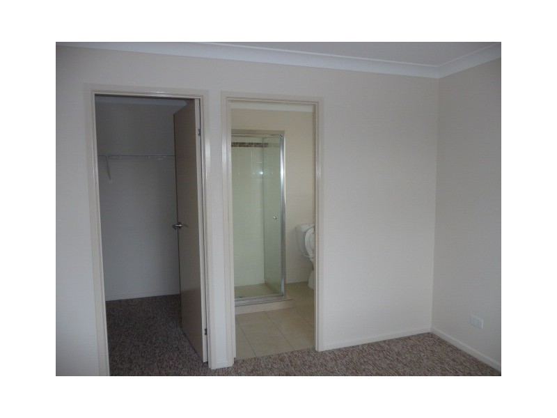 24 Canberra Avenue, Cooloola Cove QLD 4580