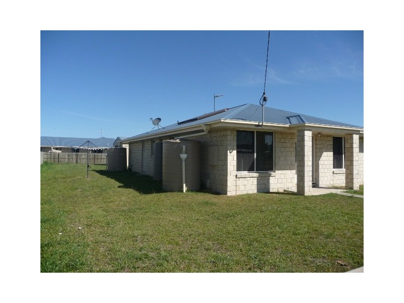 24 Canberra Avenue, Cooloola Cove QLD 4580