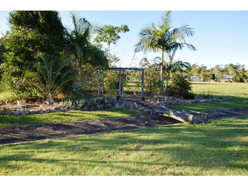 8 Achilles, Cooloola Cove QLD 4580
