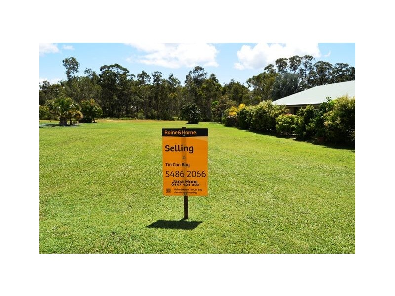 35 Golden Hind Ave, Cooloola Cove QLD 4580