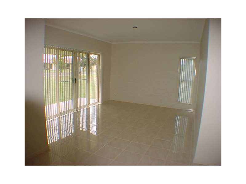 44 Canberra Avenue, Cooloola Cove QLD 4580