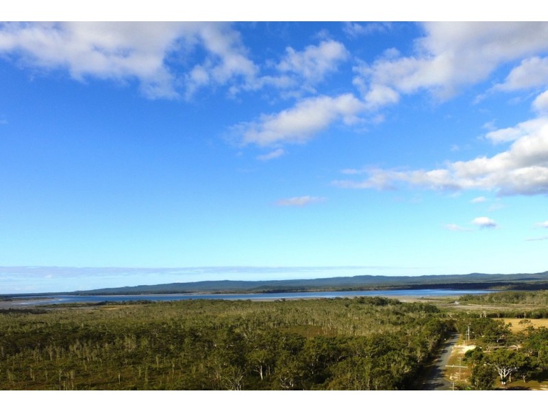 128 Bayside Road, Cooloola Cove QLD 4580