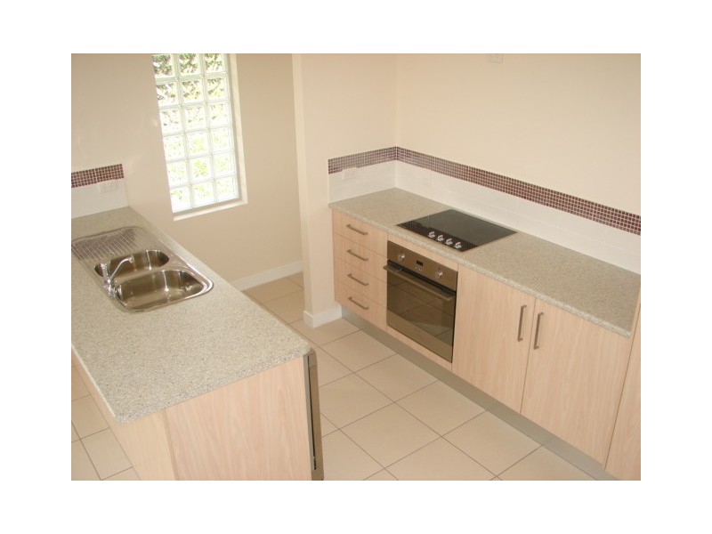 Unit 3, 6 Gympie Road, Tin Can Bay QLD 4580