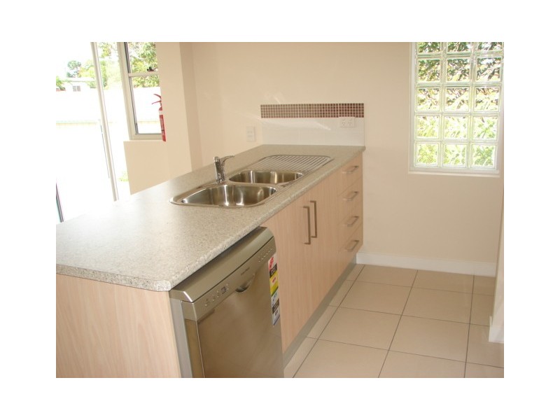 Unit 3, 6 Gympie Road, Tin Can Bay QLD 4580