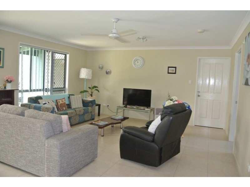 64 Gympie Road, Tin Can Bay QLD 4580