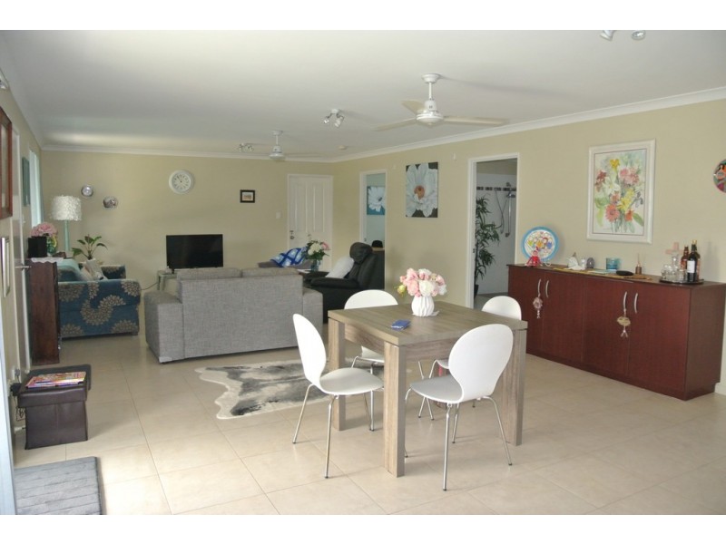 64 Gympie Road, Tin Can Bay QLD 4580