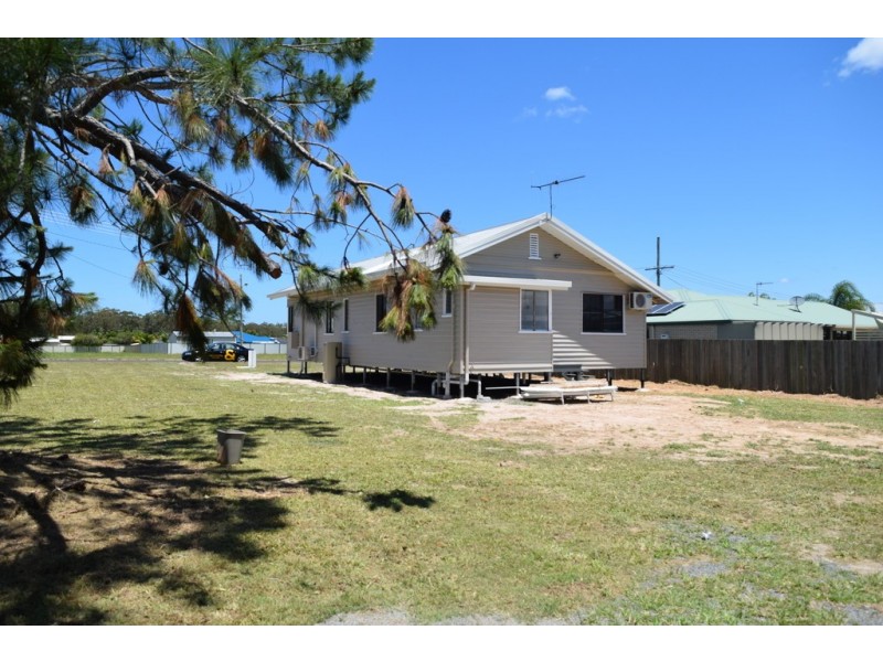 37 Canberra Avenue, Cooloola Cove QLD 4580