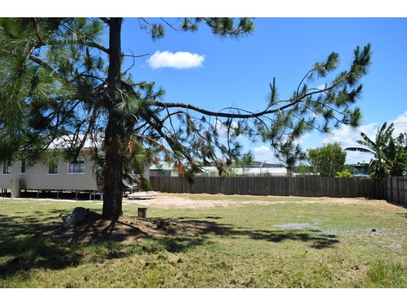 37 Canberra Avenue, Cooloola Cove QLD 4580