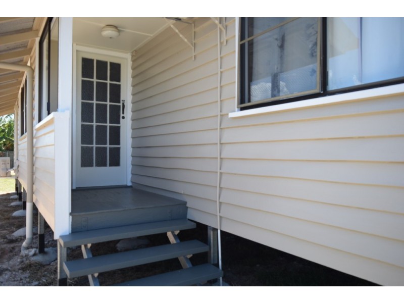 37 Canberra Avenue, Cooloola Cove QLD 4580