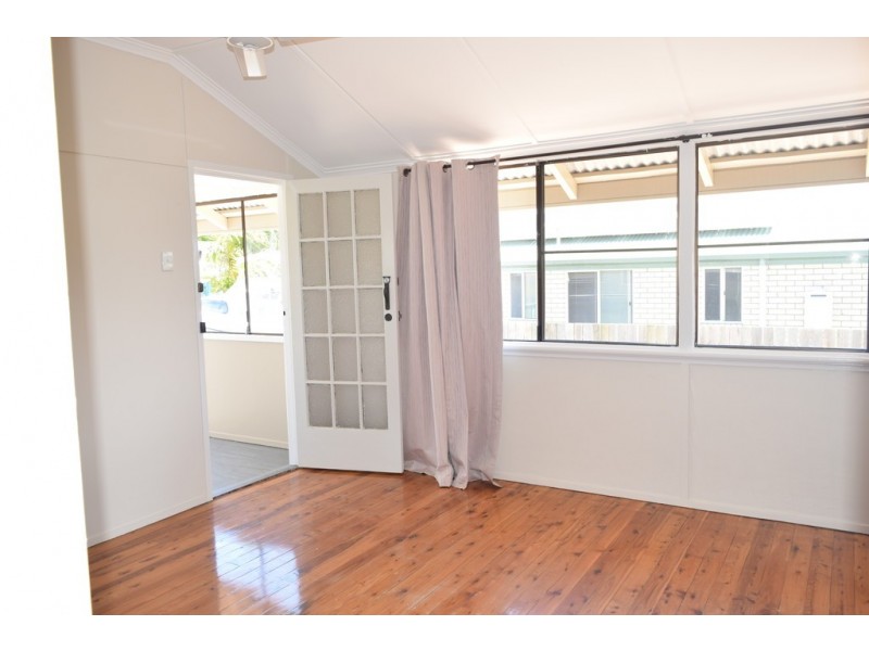 37 Canberra Avenue, Cooloola Cove QLD 4580