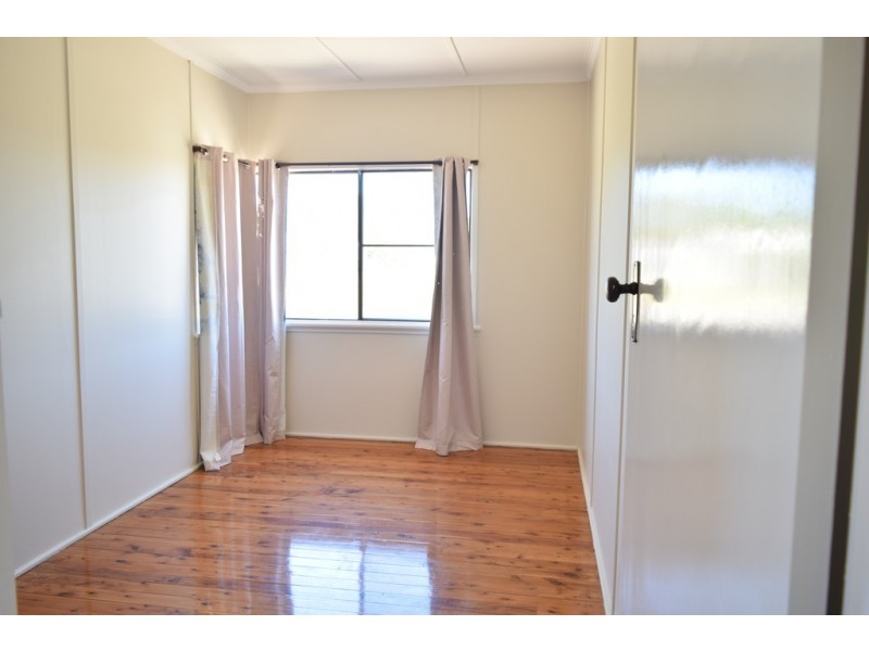 37 Canberra Avenue, Cooloola Cove QLD 4580