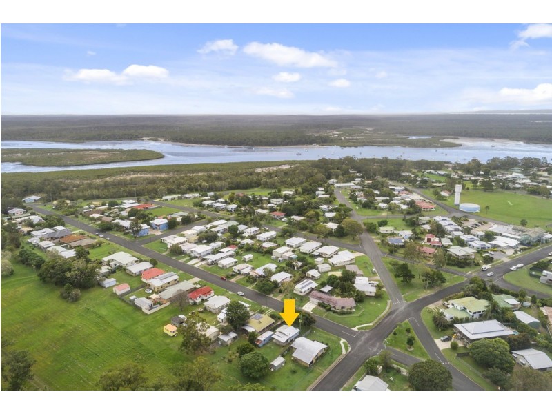 38 Bass Street, Tin Can Bay QLD 4580