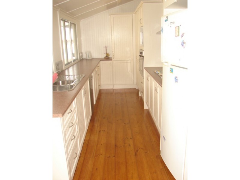 9 Buchanan Avenue, Tin Can Bay QLD 4580