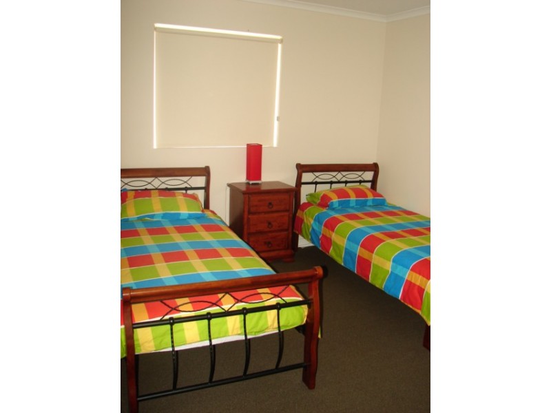 2/6 Gympie Road, Tin Can Bay QLD 4580