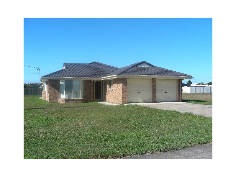 16  Canberra  Avenue, Cooloola Cove QLD 4580