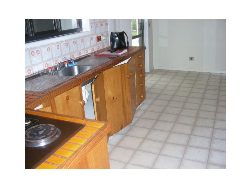 24 Mallet Street, Tin Can Bay QLD 4580