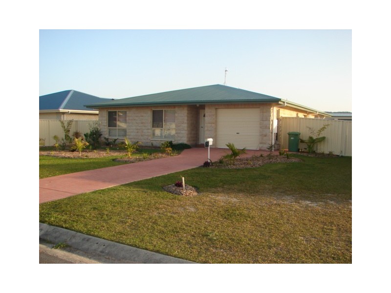 12 Kanimbla Ave, Cooloola Cove QLD 4580