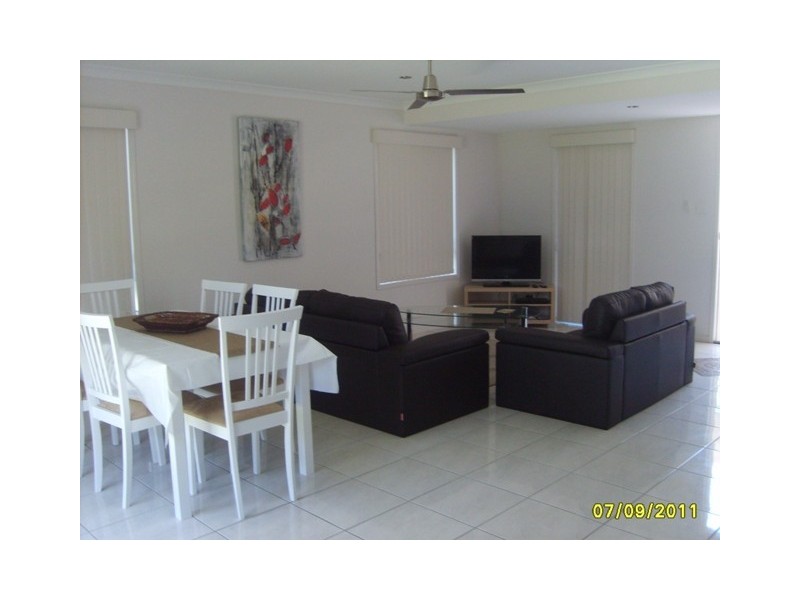 8/26 The Esplanade, Tin Can Bay QLD 4580