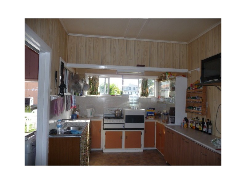 33 Tailor Street, Tin Can Bay QLD 4580