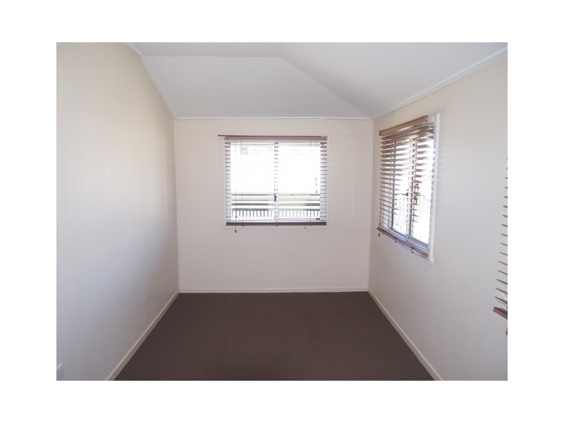 27 Tailor Street, Tin Can Bay QLD 4580