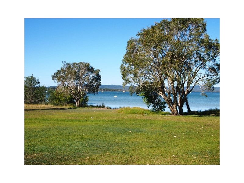 27 Tailor Street, Tin Can Bay QLD 4580