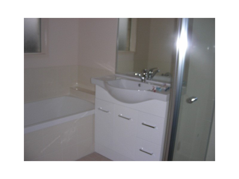 24 Canberra Ave, Cooloola Cove QLD 4580