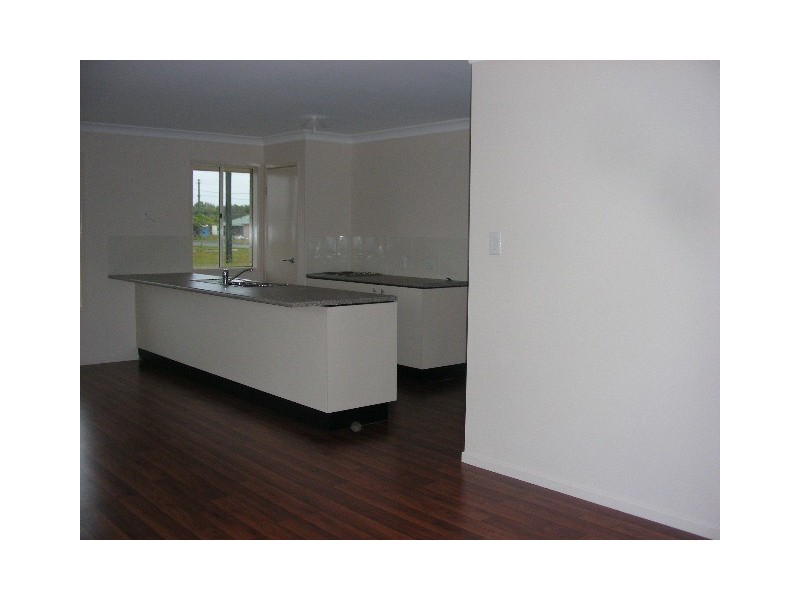 24 Canberra Ave, Cooloola Cove QLD 4580