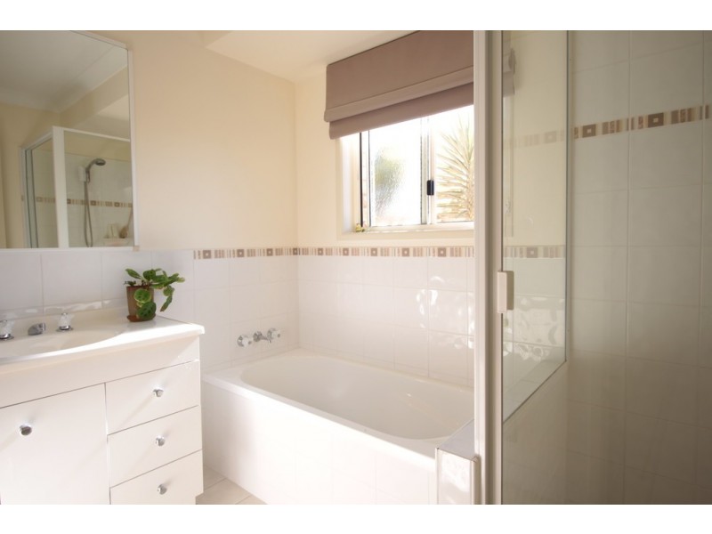19 Marco Polo Drive, Cooloola Cove QLD 4580