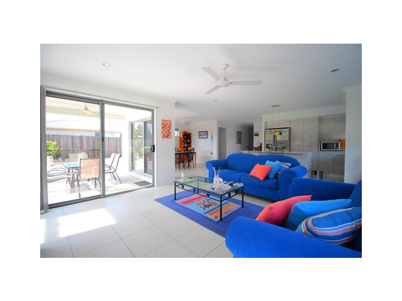 52 SUMMER WAY, Tin Can Bay QLD 4580