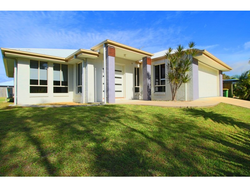 12 Creekside Esplanade, Cooloola Cove QLD 4580