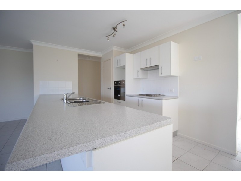 12 Creekside Esplanade, Cooloola Cove QLD 4580