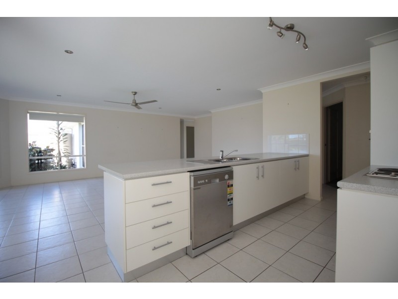 12 Creekside Esplanade, Cooloola Cove QLD 4580