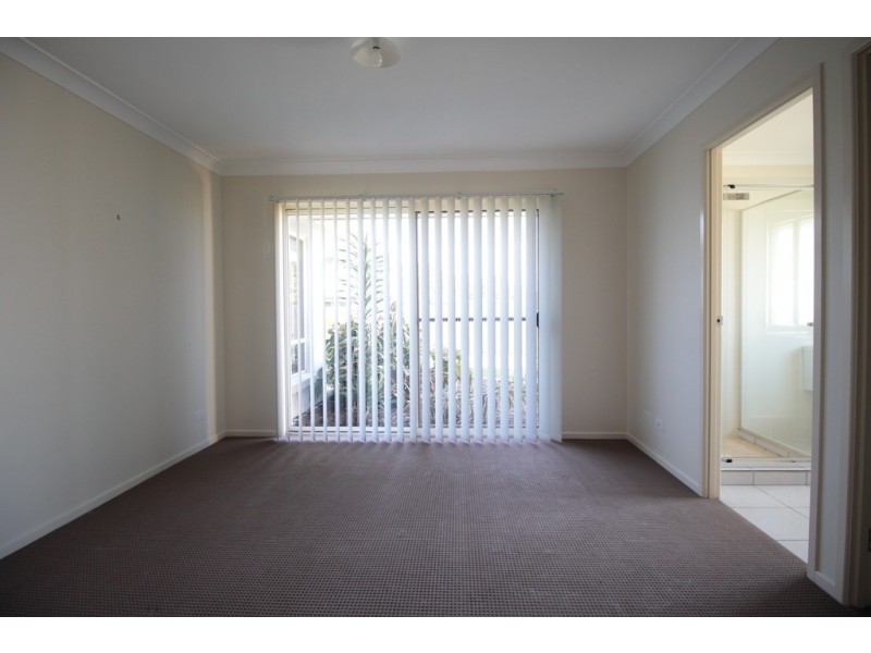 12 Creekside Esplanade, Cooloola Cove QLD 4580