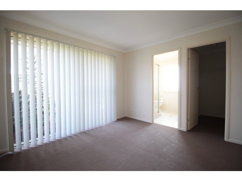 12 Creekside Esplanade, Cooloola Cove QLD 4580