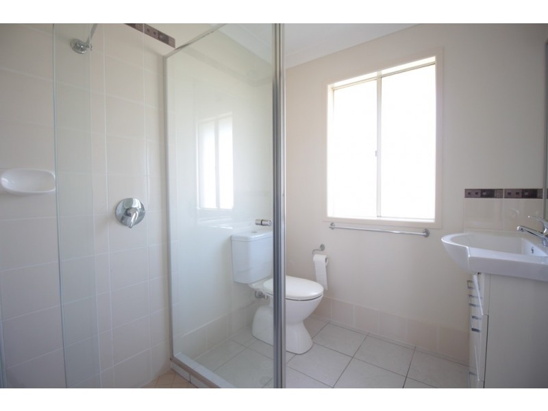 12 Creekside Esplanade, Cooloola Cove QLD 4580