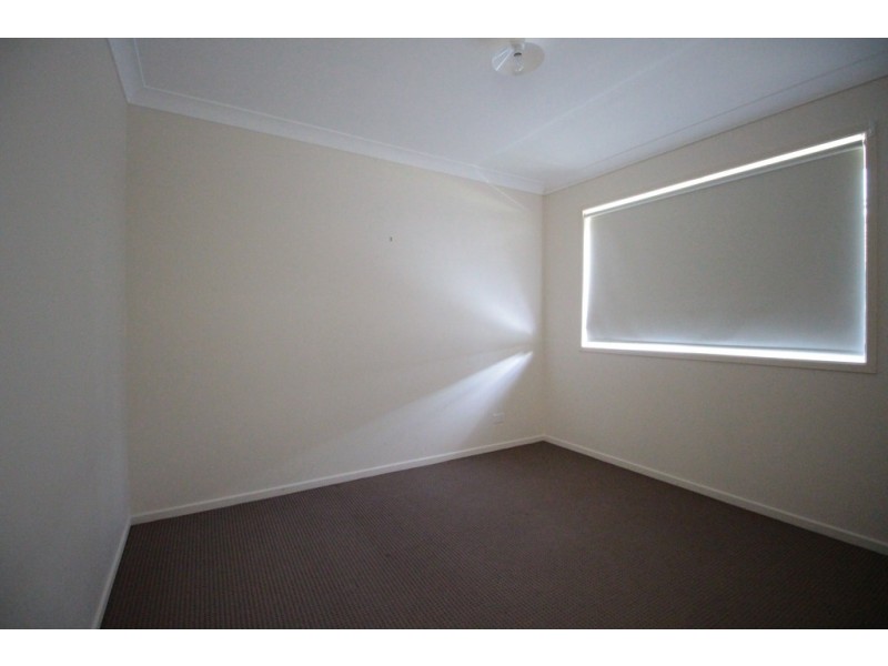 12 Creekside Esplanade, Cooloola Cove QLD 4580