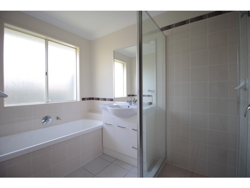 12 Creekside Esplanade, Cooloola Cove QLD 4580