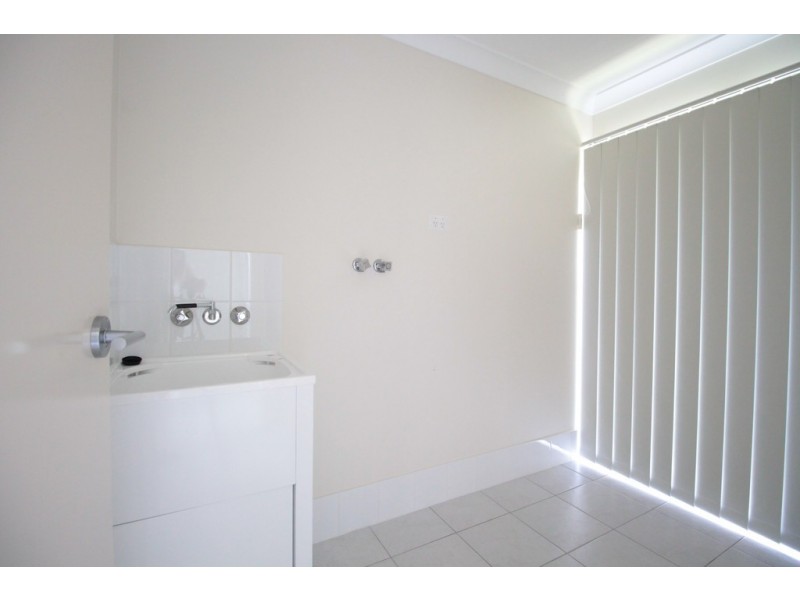 12 Creekside Esplanade, Cooloola Cove QLD 4580